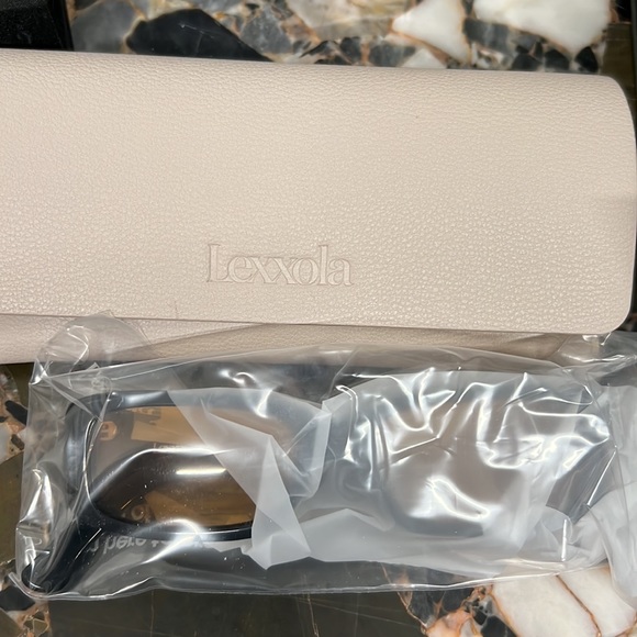 Lexxola vela sunglasses - Picture 3 of 6